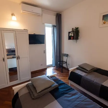 Bed & Breakfast Suite184 *