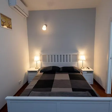 Suite184 *