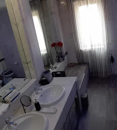 Suite184